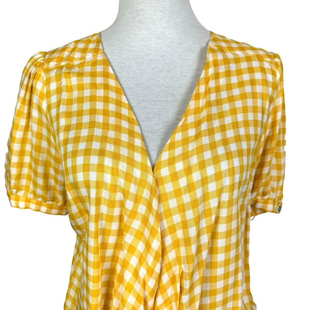 Kut from the Kloth Golden Yellow Gingham Checkered Short Sleeve Twist Top - Picture 3 of 10